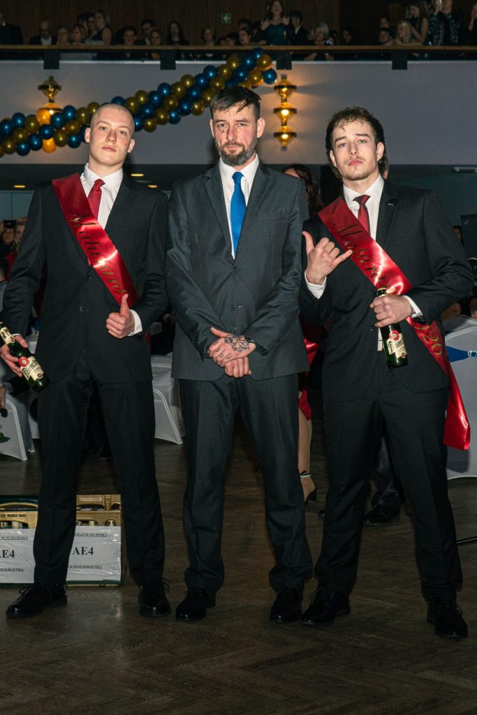 Maturitní plesy Maturitní plesy | Střední průmyslová škola a Vyšší odborná škola Kladno.