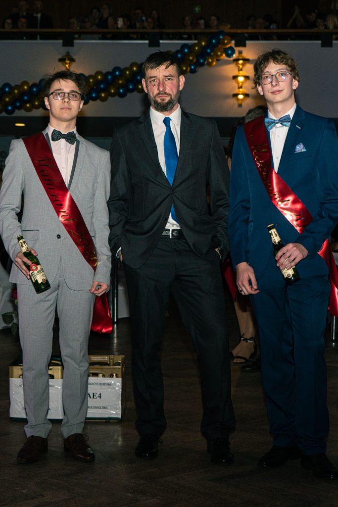 Maturitní plesy Maturitní plesy | Střední průmyslová škola a Vyšší odborná škola Kladno.