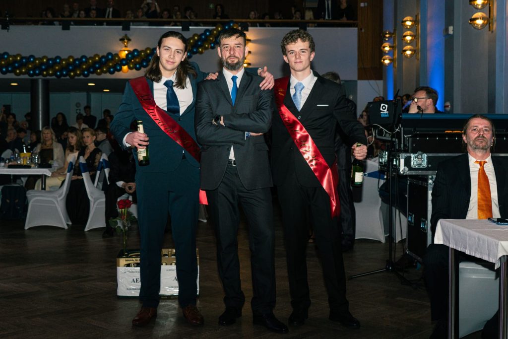 Maturitní plesy Maturitní plesy | Střední průmyslová škola a Vyšší odborná škola Kladno.