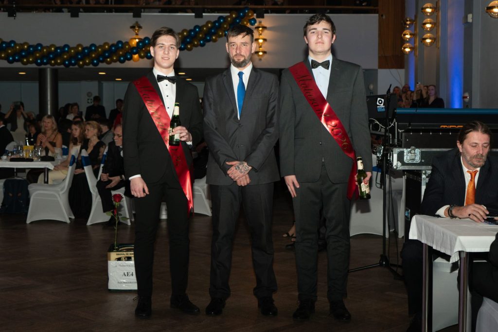 Maturitní plesy Maturitní plesy | Střední průmyslová škola a Vyšší odborná škola Kladno.
