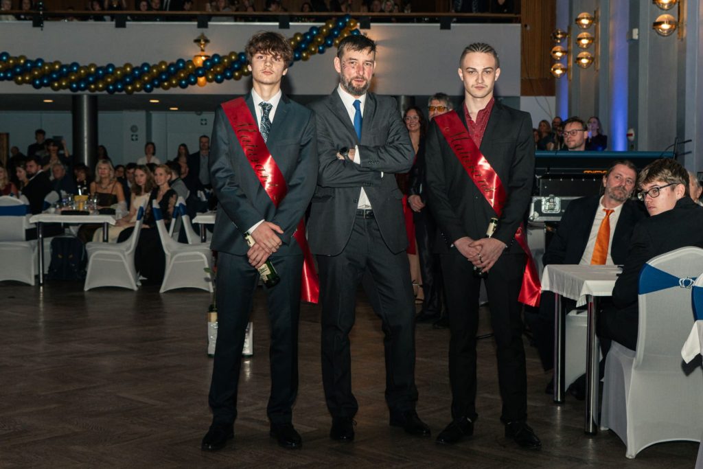 Maturitní plesy Maturitní plesy | Střední průmyslová škola a Vyšší odborná škola Kladno.