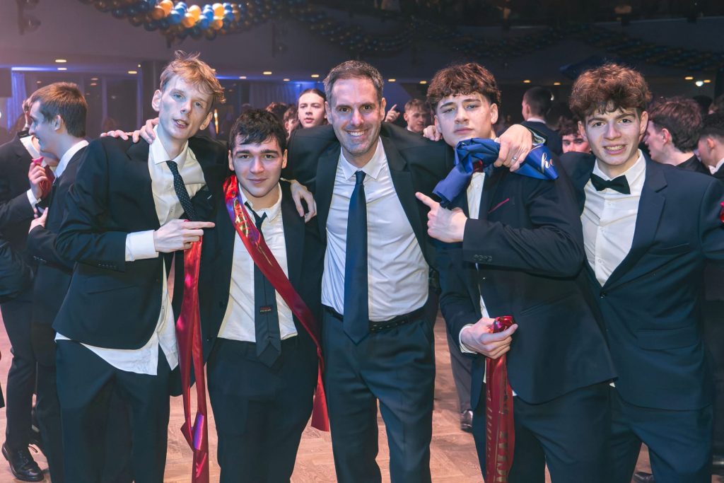 Maturitní plesy Maturitní plesy | Střední průmyslová škola a Vyšší odborná škola Kladno.