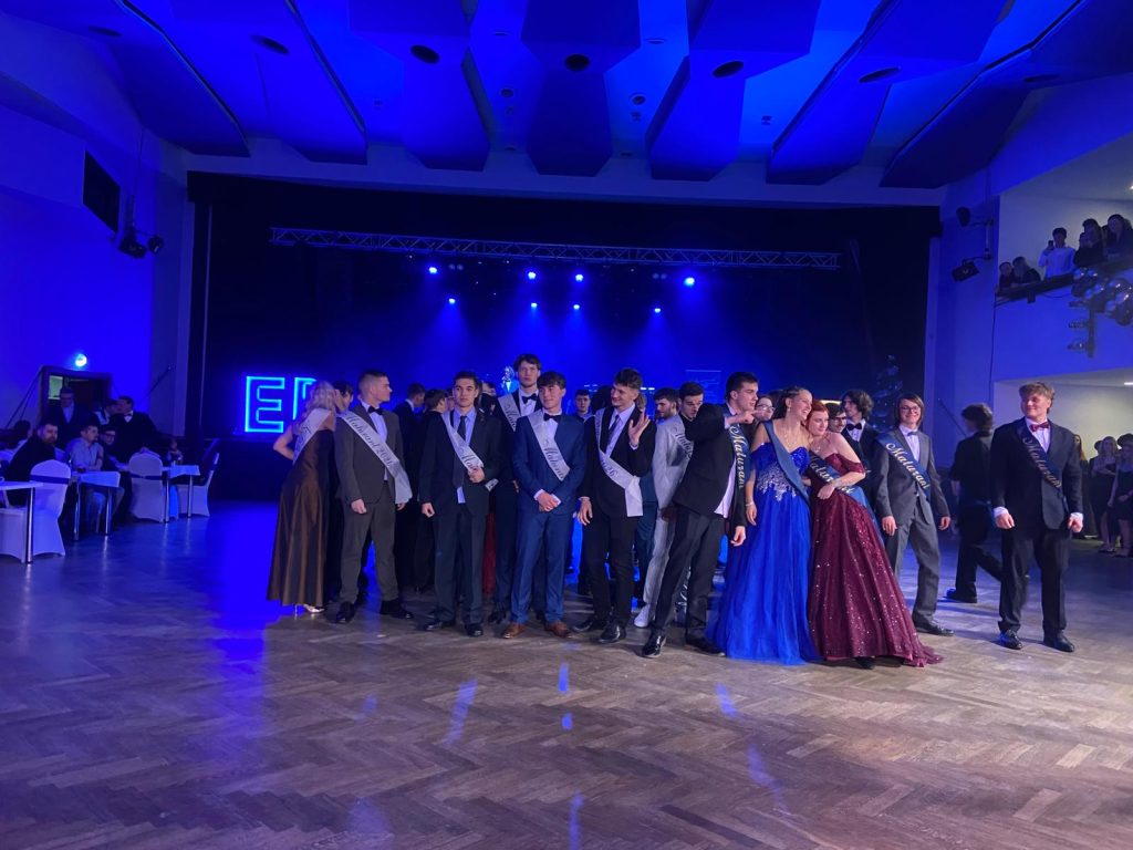Maturitní plesy | Střední průmyslová škola a Vyšší odborná škola Kladno.