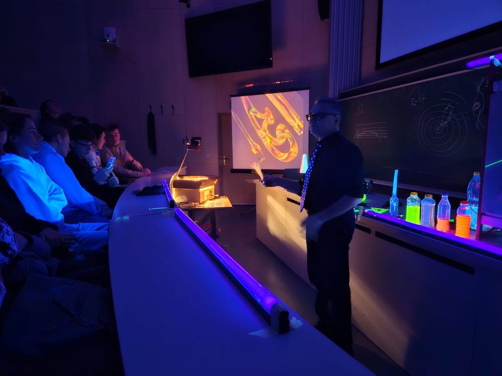 Exkurze na MFF UK | Střední průmyslová škola a Vyšší odborná škola Kladno.