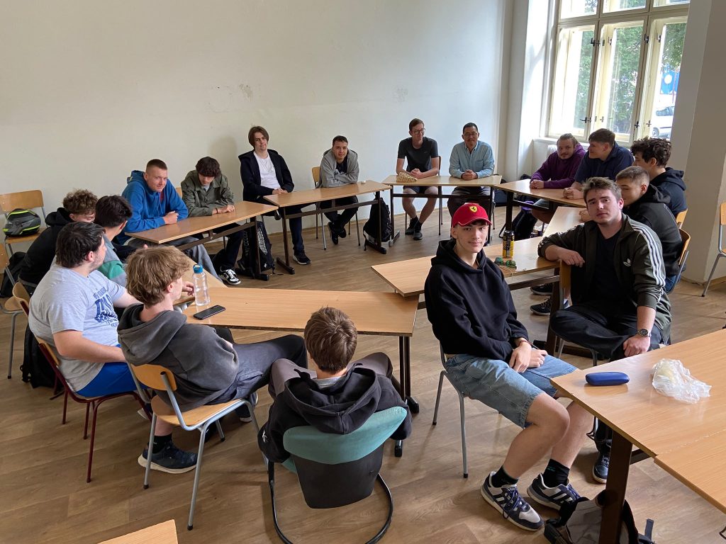 Jazykový kurz Jazykový kurz | Střední průmyslová škola a Vyšší odborná škola Kladno.